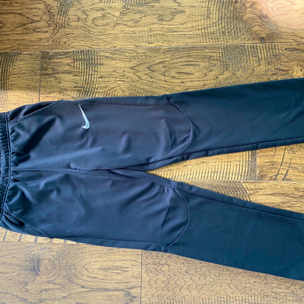 Nike Dri-fit sweat pants (Boys L)